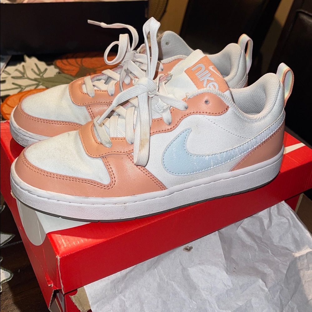 Nike Kids' Coral and White Sneakers - Picture 7 of 9